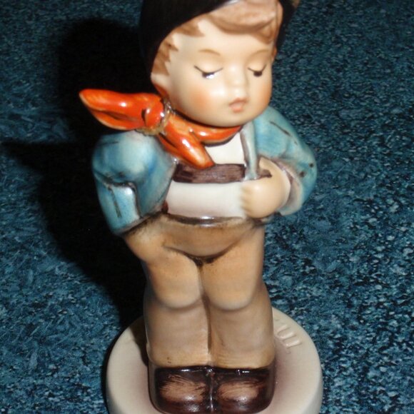 "Lucky Fellow" Goebel Hummel Figurine #560 TMK7 - ADORABLE CHRISTMAS GIFT! - Picture 8 of 9